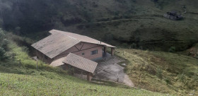 Chácara com 3 Quartos à Venda, 41 m² em Azevedo - Joanópolis