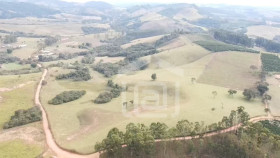 Imóvel com 2 Quartos à Venda, 29 m² em Pessegueiros - Campestre