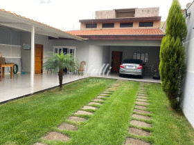 Casa com 2 Quartos à Venda, 250 m² em Dona Regina - Santa Bárbara Doeste