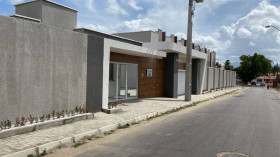 Casa à Venda,  em Fortaleza