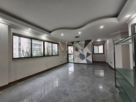 Apartamento com 3 Quartos à Venda, 136 m² em Embaré - Santos