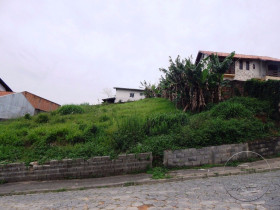 Terreno à Venda, 360 m² em Centro - São José