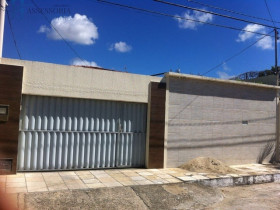 Casa com 4 Quartos para Alugar ou Temporada, 220 m² em Lagoa Nova - Natal