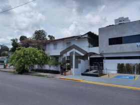 Casa com 6 Quartos à Venda, 269 m² em Poço Da Panela - Recife