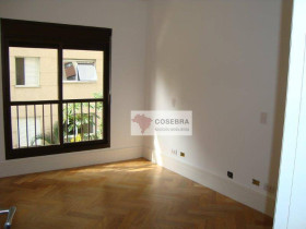 Apartamento com 3 Quartos à Venda, 210 m² em Vila Nova Conceição - São Paulo