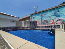 Casa com 3 Quartos à Venda, 251 m² em Marapé - Santos