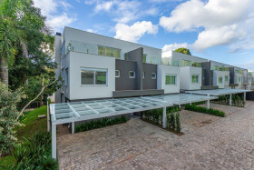 Casa de Condomínio com 3 Quartos à Venda, 449 m² em Pedra Redonda - Porto Alegre