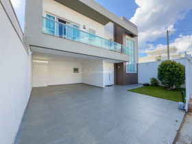 Casa com 3 Quartos à Venda, 305 m² em São Braz - Curitiba