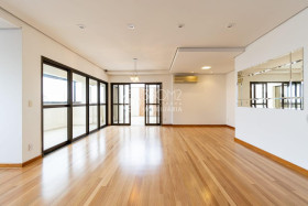 Apartamento com 3 Quartos à Venda, 277 m² em Mirandópolis - São Paulo