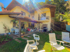 Casa com 4 Quartos à Venda, 270 m² em Parque Do Imbui - Teresópolis