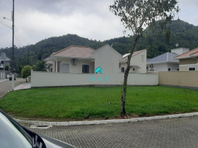 Terreno à Venda, 376 m² em Praia De Fora - Palhoça