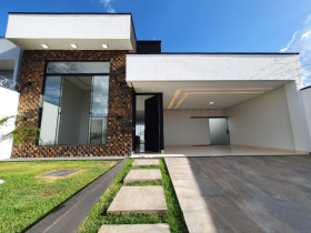Casa com 3 Quartos à Venda, 360 m² em Setor Três Marias - Goiânia