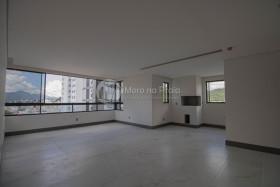 Apartamento com 3 Quartos à Venda, 130 m² em Centro - Balneário Camboriú