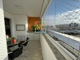 Apartamento com 3 Quartos à Venda, 94 m² em Barreiros - São José