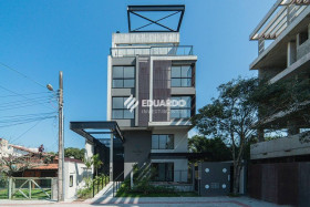 Apartamento com 2 Quartos à Venda, 77 m² em Mariscal - Bombinhas