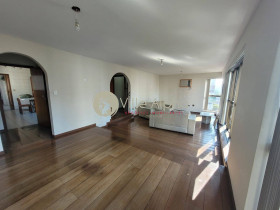 Apartamento com 3 Quartos à Venda, 250 m² em Pompeia - Santos