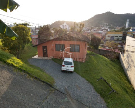 Terreno à Venda, 410 m² em Iririú - Joinville