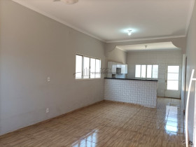 Casa com 2 Quartos à Venda, 71 m² em Jd. América - Luís Antônio
