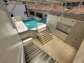 Casa com 4 Quartos à Venda, 278 m² em Gonzaga - Santos