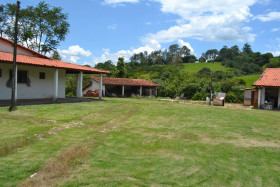 Fazenda à Venda, 213 m² em Jardim Bela Vista - Itapetininga