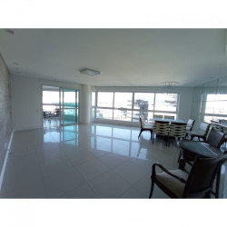 Apartamento com 4 Quartos para Alugar, 184 m² em Fazenda - Itajaí