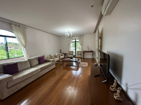 Casa com 4 Quartos à Venda, 251 m² em Coqueiros - Florianópolis