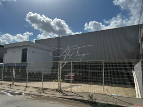 Imóvel Comercial para Alugar, 2.400 m² em Civit Ii - Serra