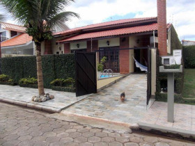 Casa com 3 Quartos para Temporada, 135 m² em Parque Turístico - Peruíbe