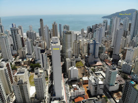 Apartamento com 3 Quartos à Venda, 140 m² em Centro - Balneário Camboriú