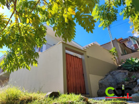 Casa com 5 Quartos à Venda, 240 m² em Jardim Monte Almo - Poços De Caldas