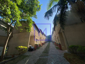 Casa de Condomínio com 2 Quartos para Alugar, 65 m² em Vila Carrão - São Paulo