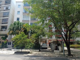 Apartamento com 2 Quartos à Venda,  em Laranjeiras - Rio De Janeiro
