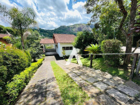 Casa com 4 Quartos à Venda, 250 m² em Parque Do Imbui - Teresópolis