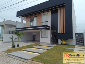 Casa com 4 Quartos à Venda, 420 m² em Campos Dos Goytacazes