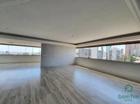 Apartamento com 3 Quartos à Venda, 230 m² em São João - Porto Alegre