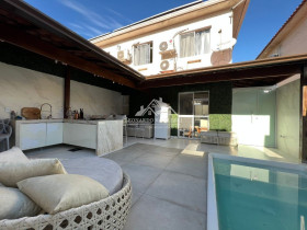 Casa com 3 Quartos à Venda, 150 m² em Praia Da Baleia - Serra