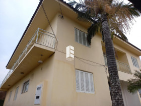 Casa com 6 Quartos à Venda, 310 m² em Camobi - Santa Maria