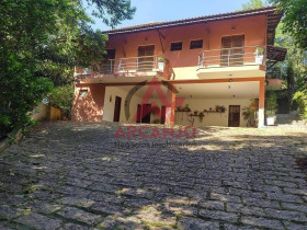 Casa com 4 Quartos à Venda, 1.274 m² em Caraguatá - Mairiporã