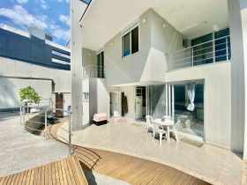 Casa com 3 Quartos à Venda, 341 m² em Pedra Branca - Palhoça
