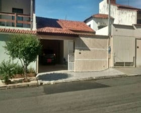 Casa com 3 Quartos à Venda,  em Wanel Ville I - Sorocaba