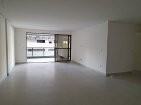 Apartamento com 4 Quartos à Venda, 200 m² em Ponta Verde - Maceió