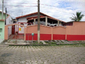 Casa com 5 Quartos à Venda, 250 m² em Tres Marias - Peruíbe