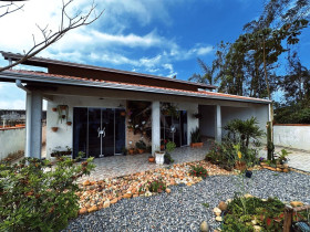 Casa com 3 Quartos à Venda, 114 m² em Princesa Do Mar - Itapoá