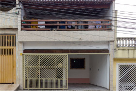 Casa com 5 Quartos à Venda,  em Jardim São Sebastião - São Paulo