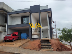 Casa com 3 Quartos à Venda, 220 m² em Cézar De Souza - Mogi Das Cruzes