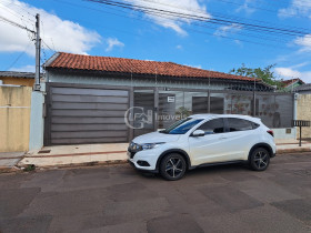 Casa com 3 Quartos à Venda, 117 m² em Vila Taveirópolis - Campo Grande