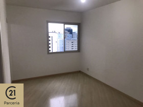 Apartamento com 2 Quartos para Alugar, 69 m² em Campo Belo - São Paulo