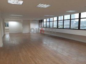 Sala Comercial para Alugar, 133 m² em Vila Olímpia - São Paulo