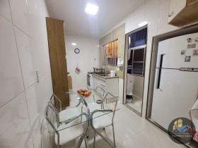 Apartamento com 2 Quartos à Venda, 74 m² em Gonzaga - Santos