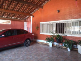 Casa com 3 Quartos à Venda, 150 m² em Guilhermina - Praia Grande